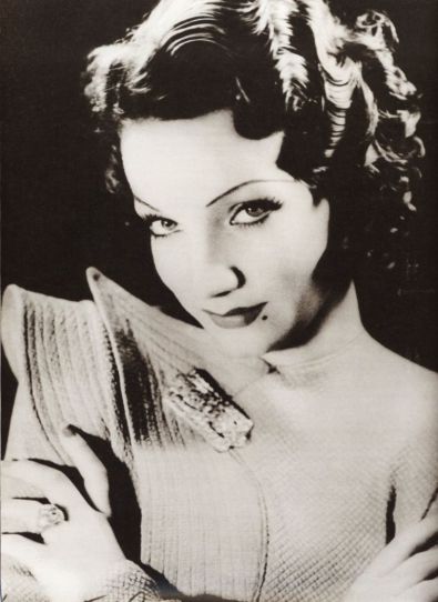 Annemarie Heinrich (1930s) Carmen Miranda, Buenos Aires.