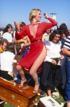 Rennie Ellis (1982) Lady in Red, Melbourne Cup, 1982.